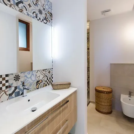 Апартаменты Luxury With Bay View Санремо