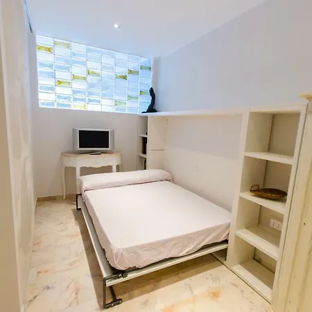 Luxury With Bay View Апартаменты *