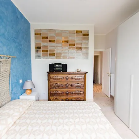 Luxury With Bay View Апартаменты *