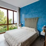 Luxury With Bay View 아파트 *